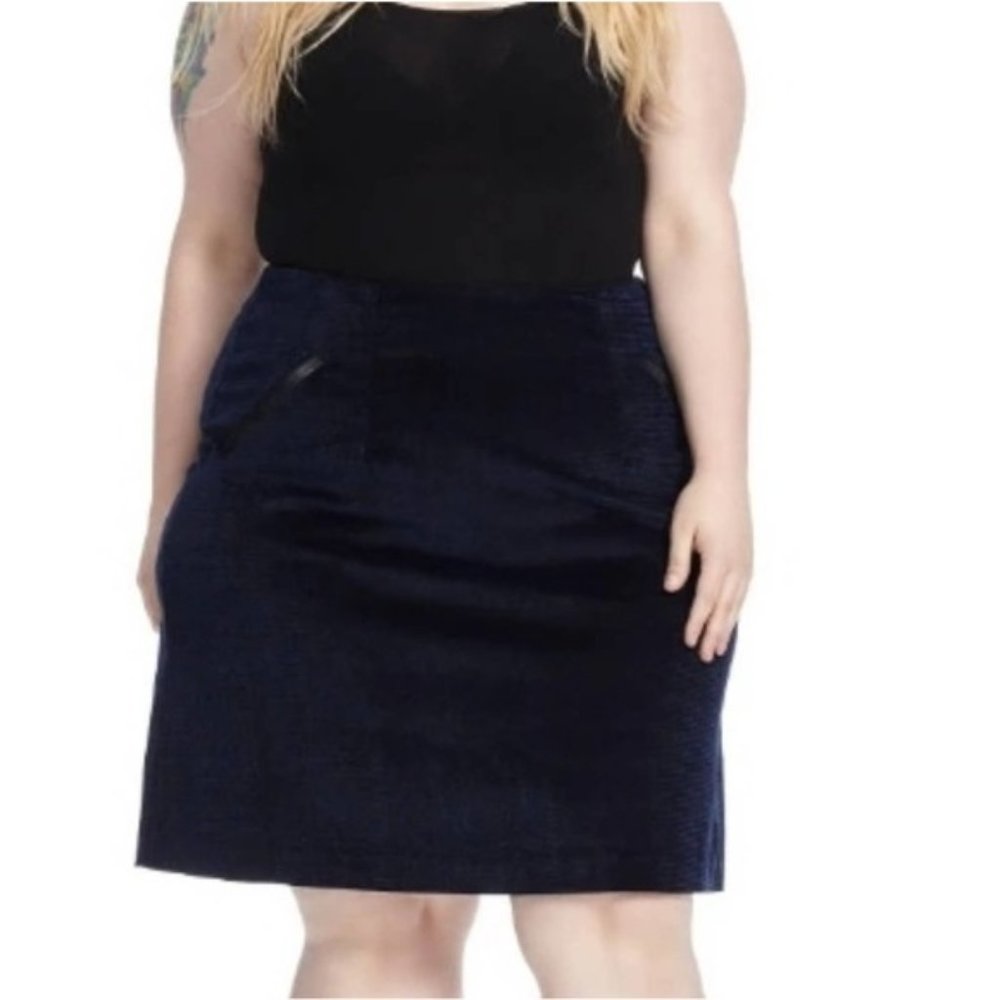 Textured navy blue velvet skirt